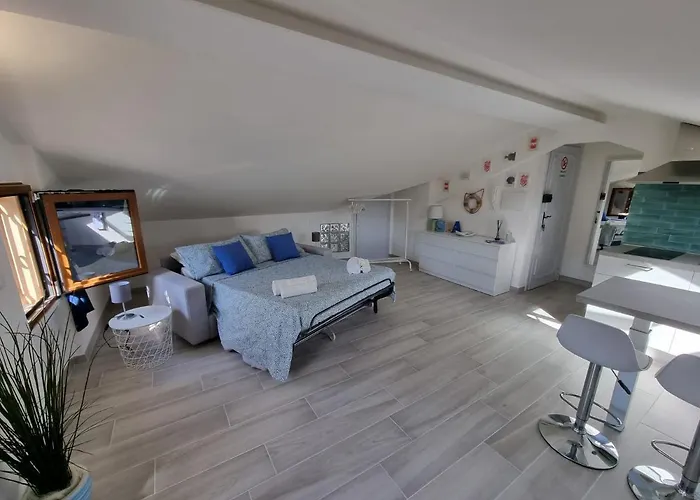 Lägenhet Mansarda Al Mare *